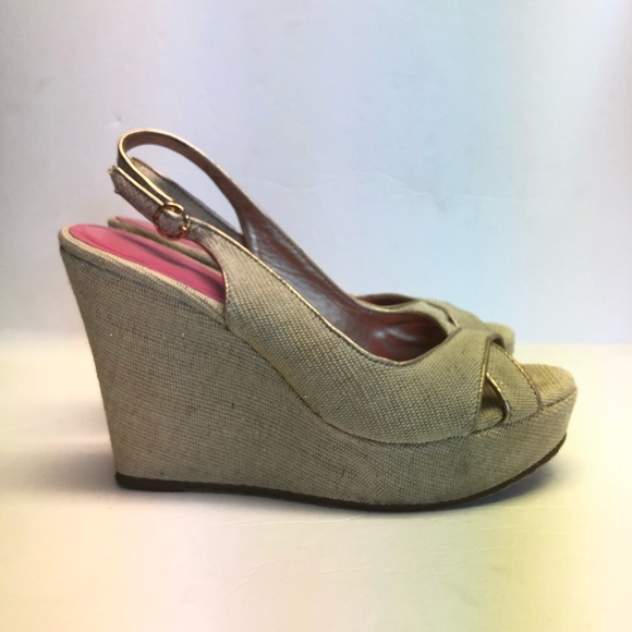 Lily Pulitzer gold canvas peep toe wedge heel 6.5 - Picture 1 of 6